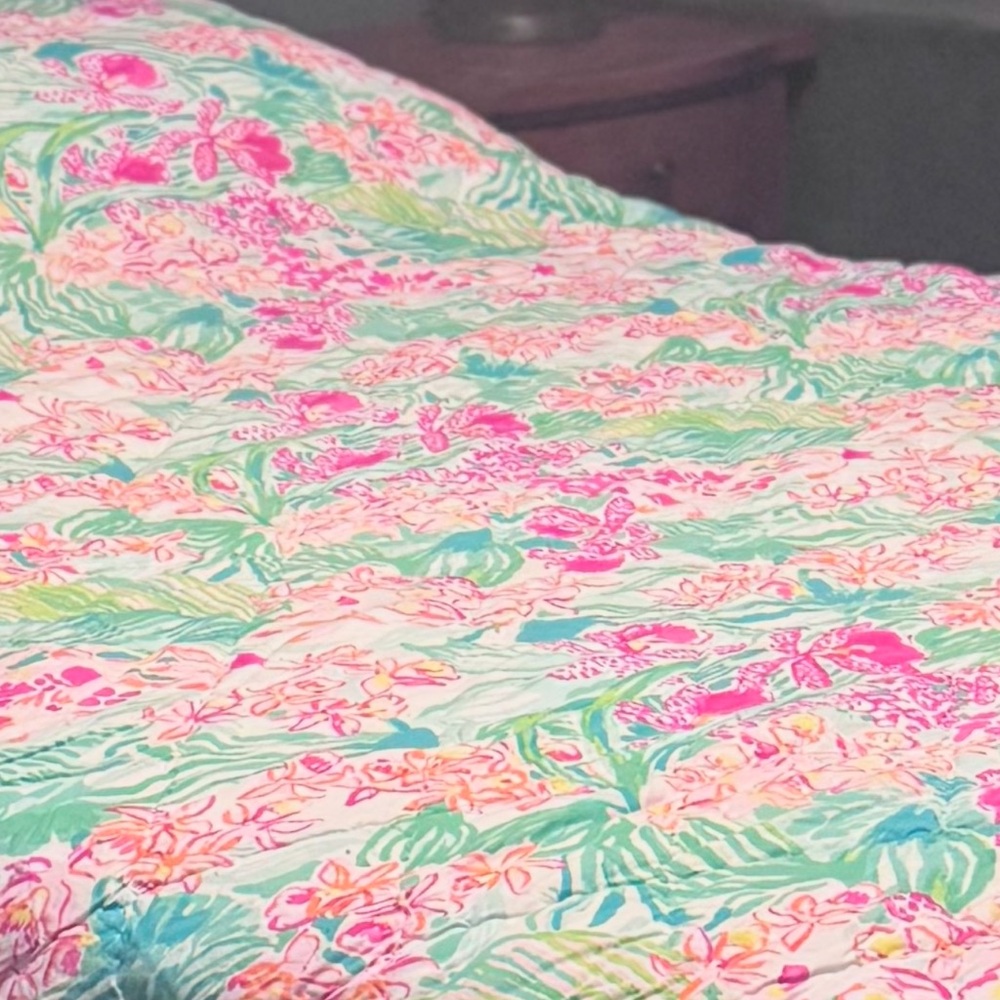 Lilly Pulitzer Reversible Full Size Set Pottery Barn Comforter Set - Picture 3 of 4